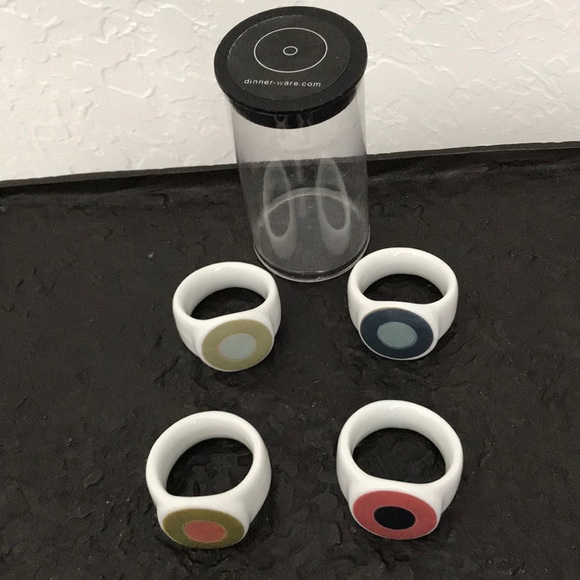 dinner-ware.com Other - - ❤️NEW SET OF 4 CERAMIC MOD NAPKIN RINGS